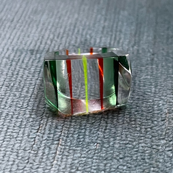 RARE Vintage 1970’s Earth Rainbow Lucite Ring - Picture 4 of 7